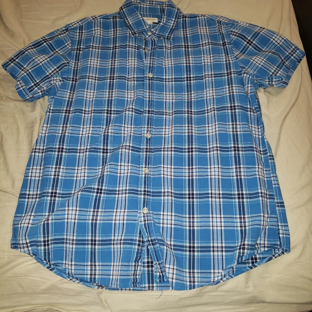 Short sleeve button down blue checkered